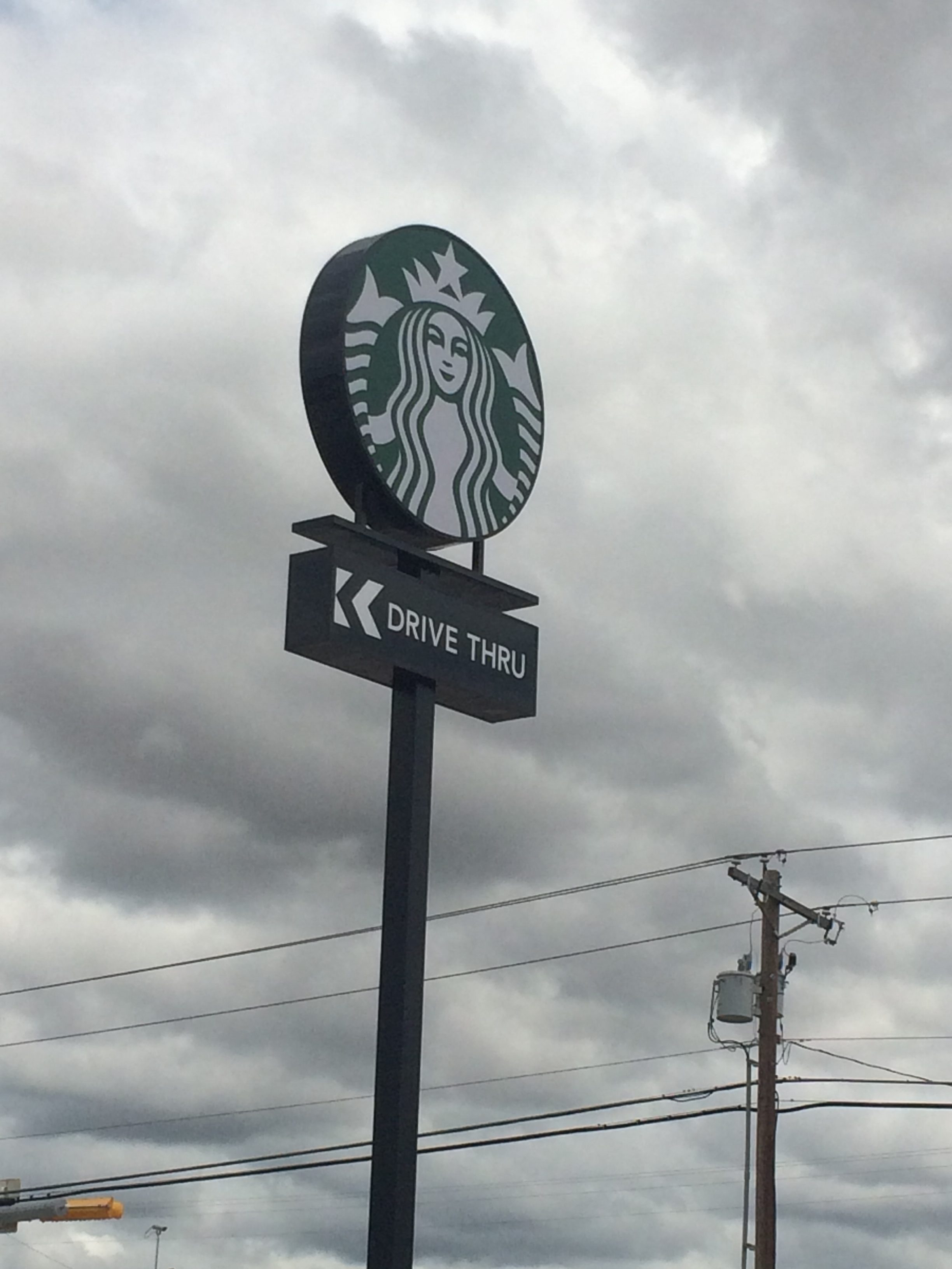 Northside Starbucks provides coffee for students, travelers Optimist