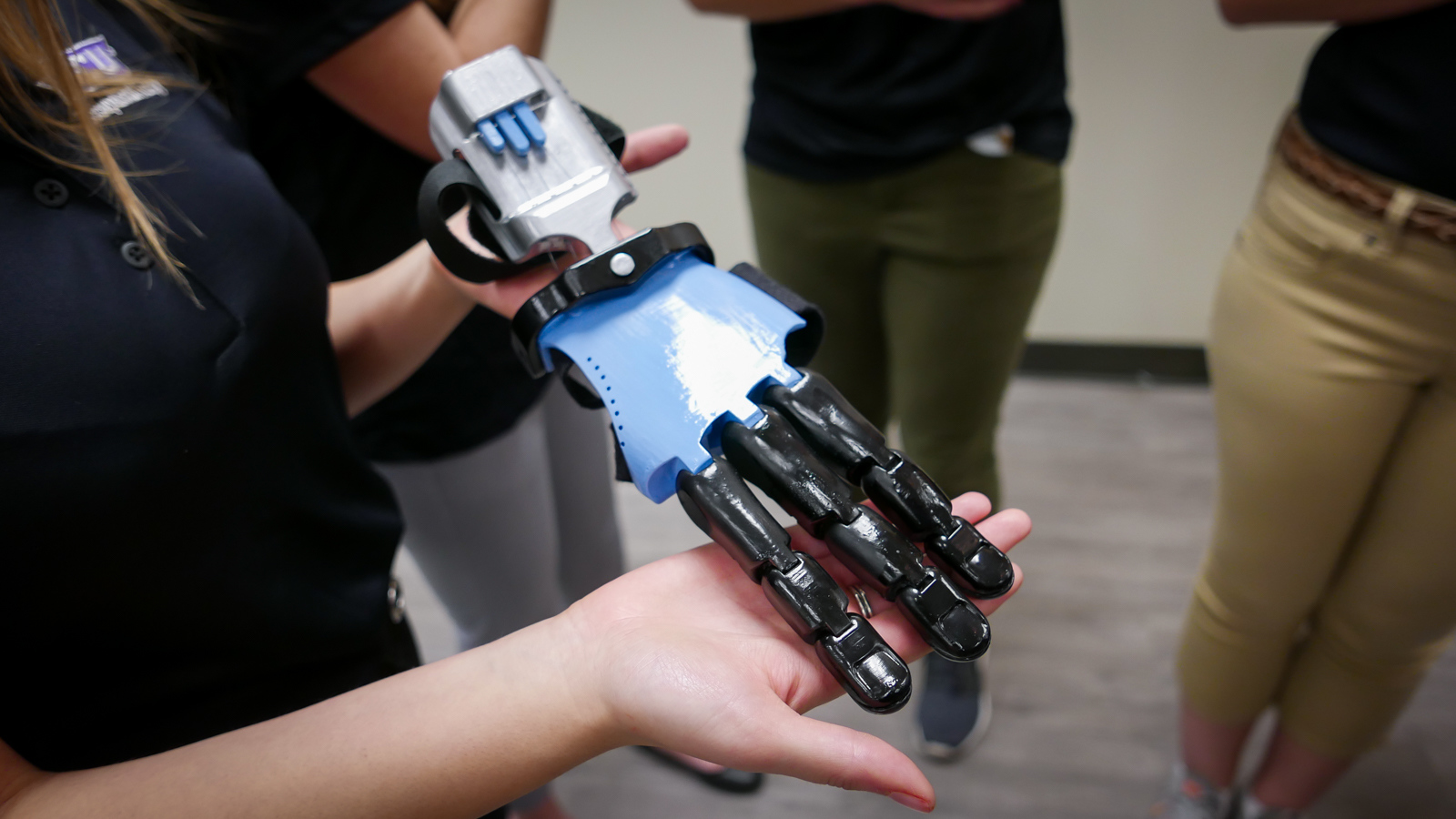 Intro to Making class creates prosthetic hands Optimist