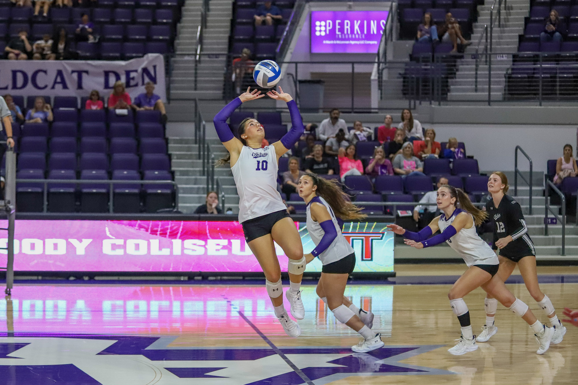 Volleyball extends losing streak as season nears end - The Optimist