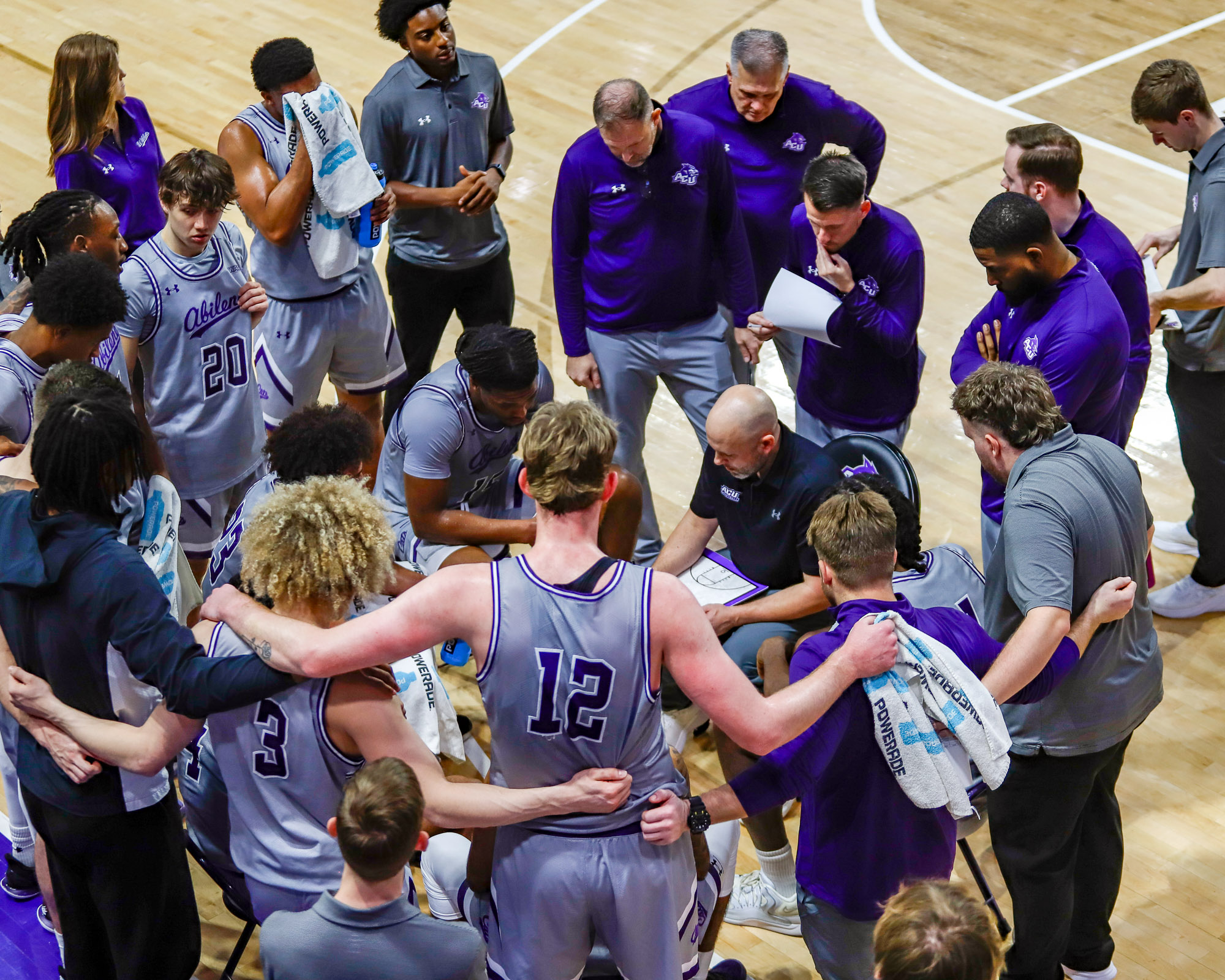 Men’s basketball heads to Utah to begin road trip